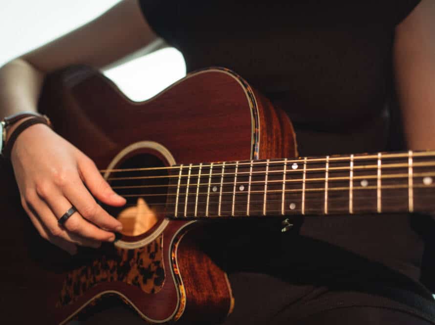 chitarra acustica Takamine